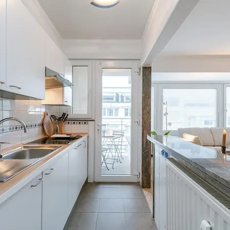 Apartamento Bright Near The Sea *